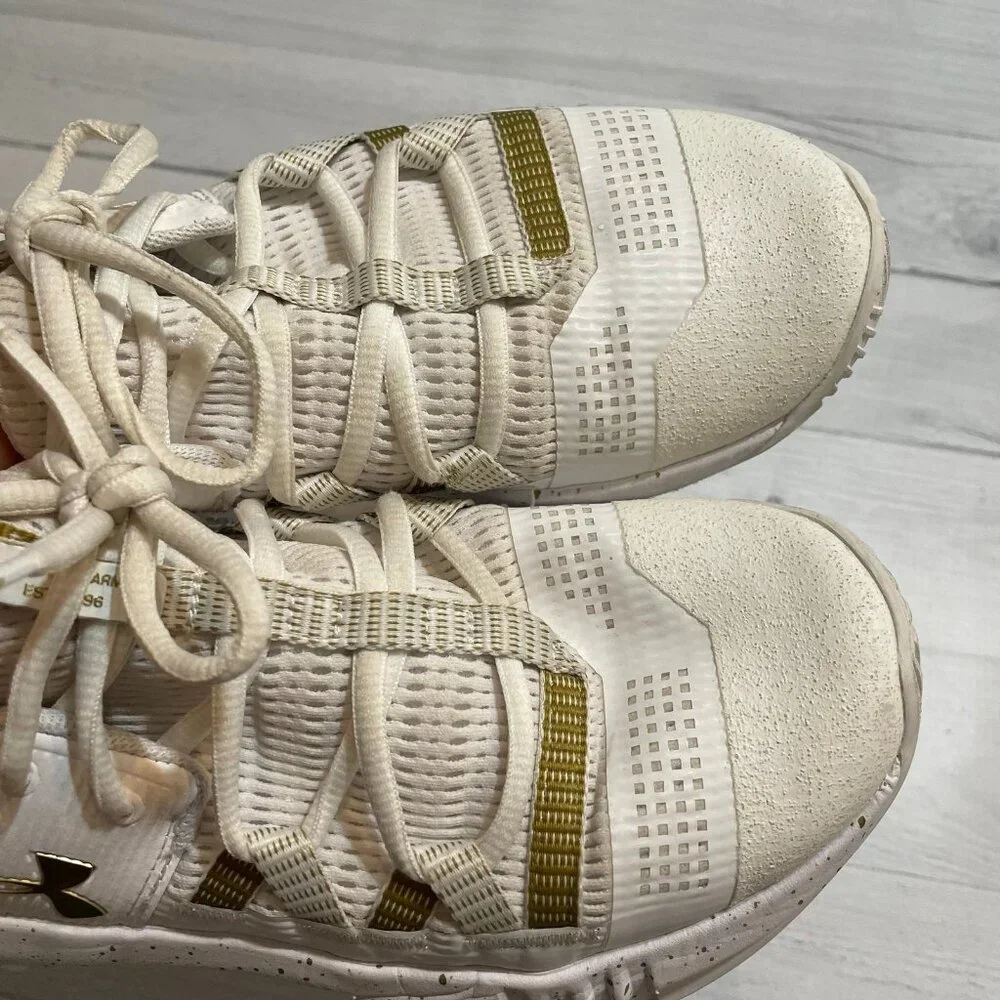 Women’s Under Armour Block City 2.0 Volleyball Shoes White & Gold 5.5‎